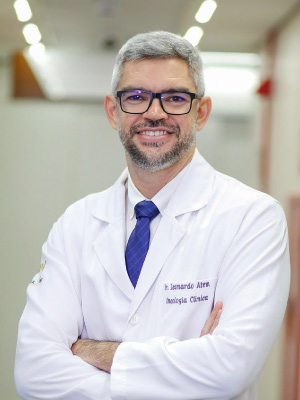 Dr. Leonardo Atem – Oncologista Clínico